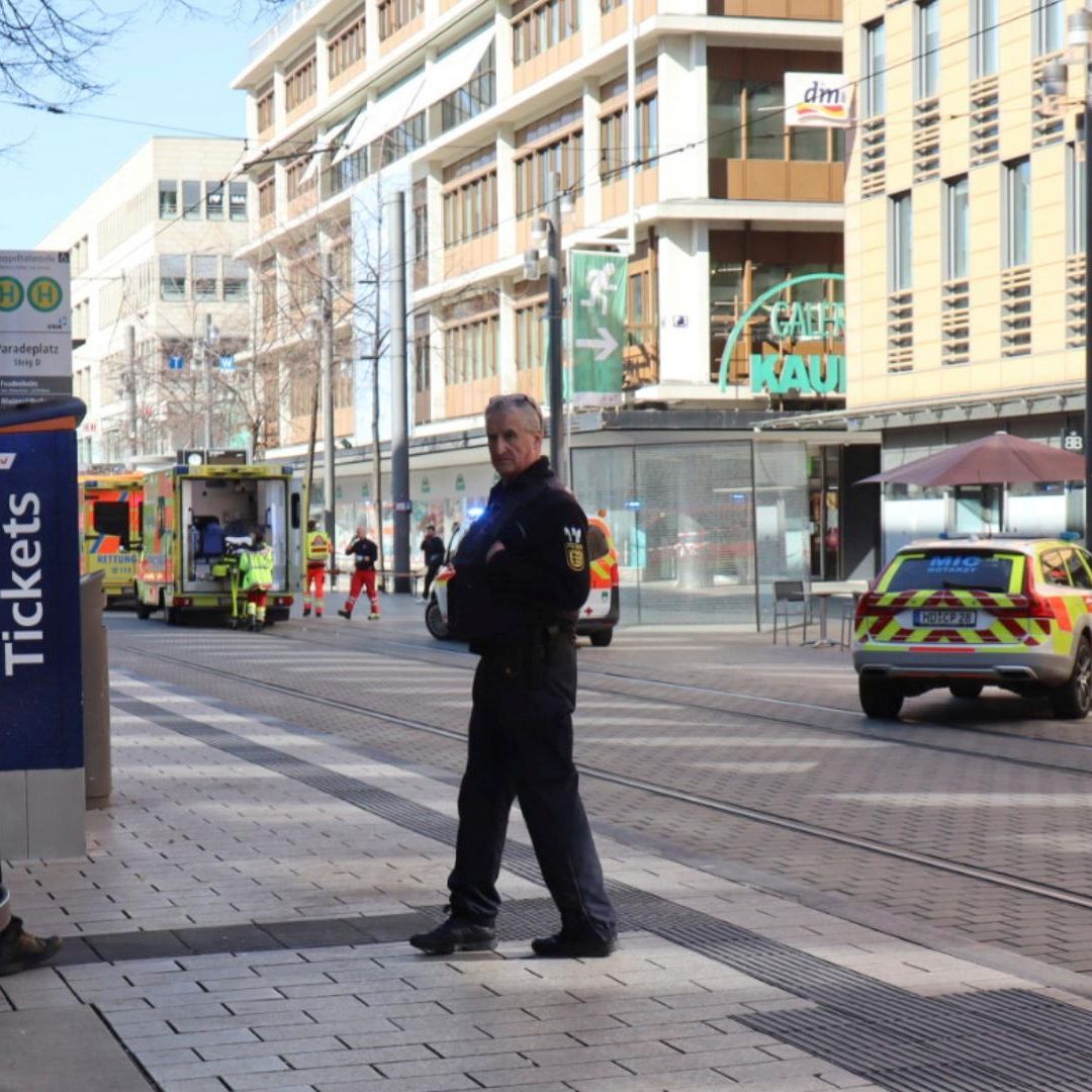 Reportan atropellamiento masivo en Mannheim, Alemania