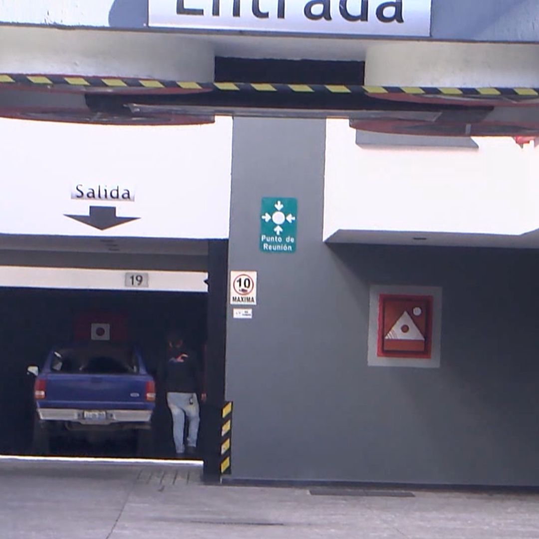 Hombre se Queda Dormido en Motel y Acompañante le Roba su Camioneta en Guadalajara