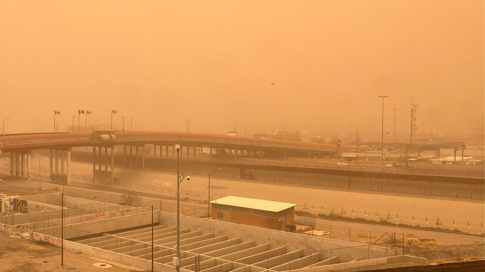 Ciudad Juárez se Tiñe de Naranja por Fuertes Vientos; Esto Recomienda Protección Civil