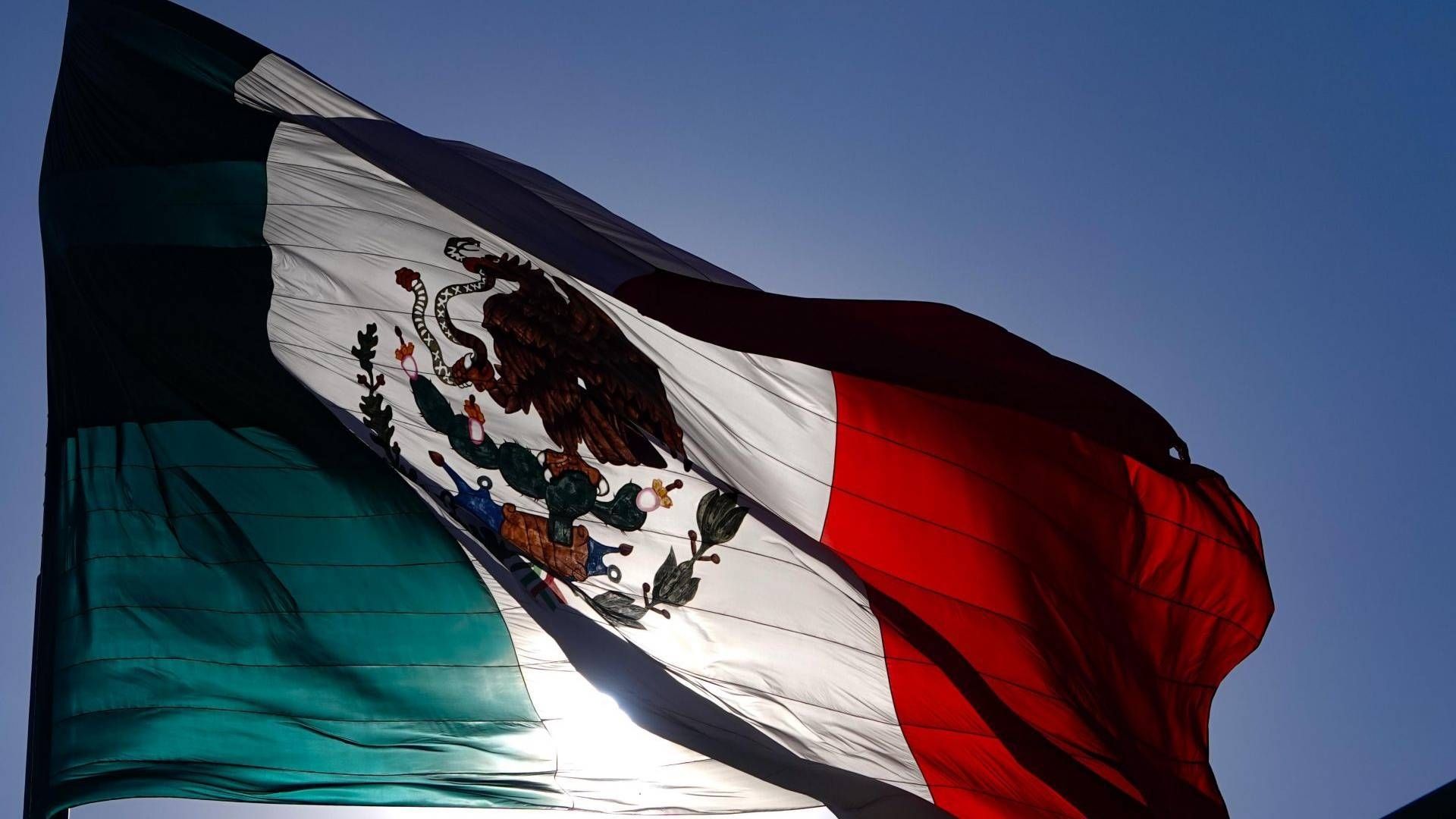 El Día de la Bandera 2024 se celebra el 24 de febrero; conoce si podrás descansar en este día especial
