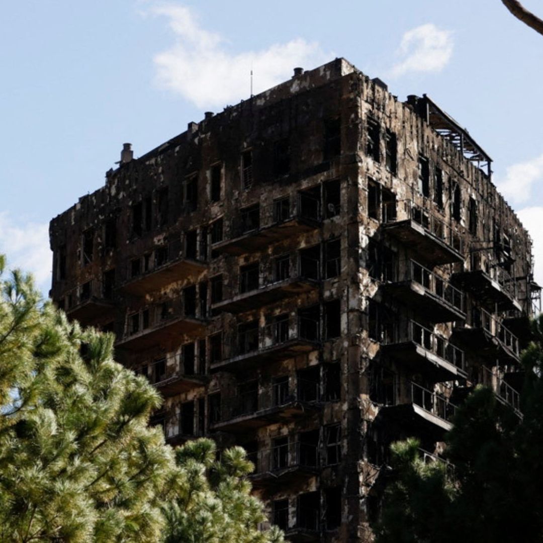 Suman 10 Muertos por Incendio que Arrasó Edificio de Departamentos en Valencia, España