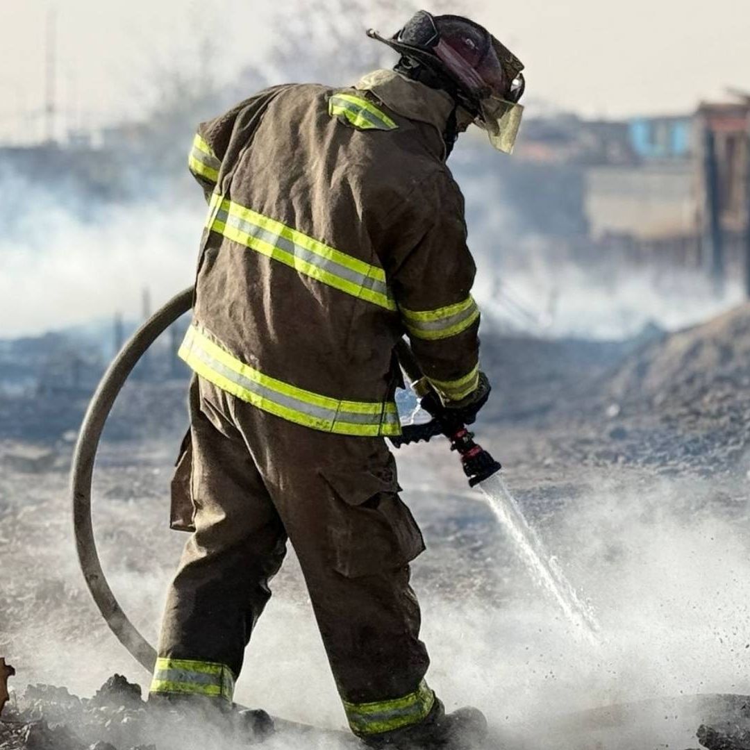 Incendio en Colinas del Norte Consume Cuatro Viviendas de Madera en Ciudad Juárez
