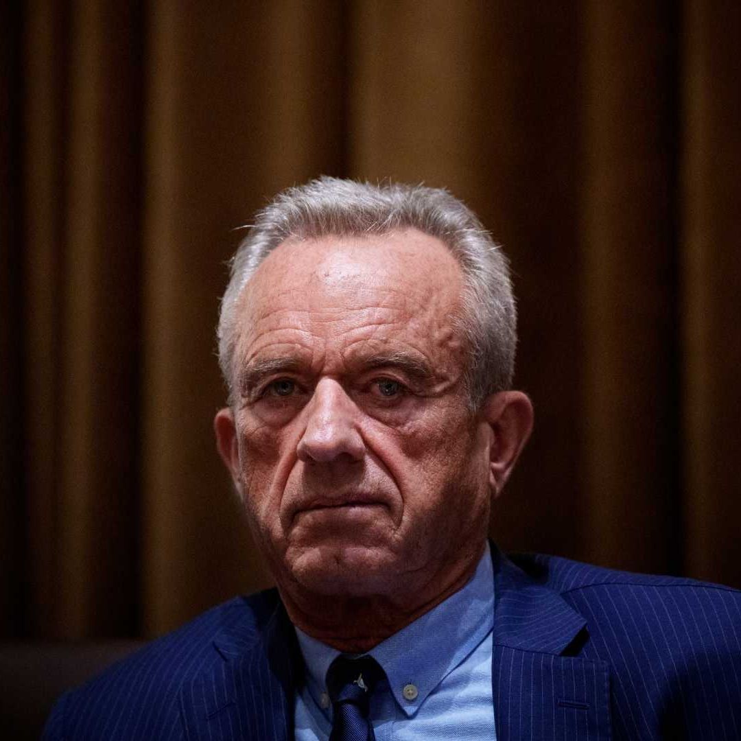 Robert F. Kennedy Jr. recomienda vitaminas contra el sarampión