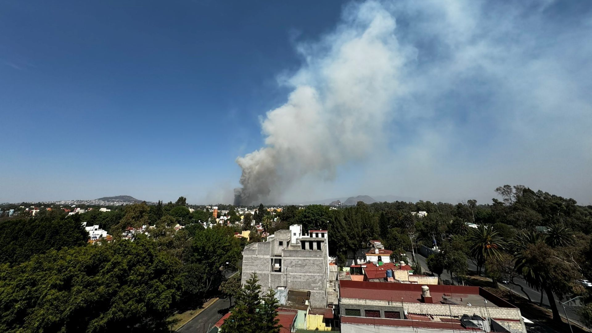Incendios en Cuemanco, Xochimilco y Tepito en CDMX hoy 25 de febrero 2024