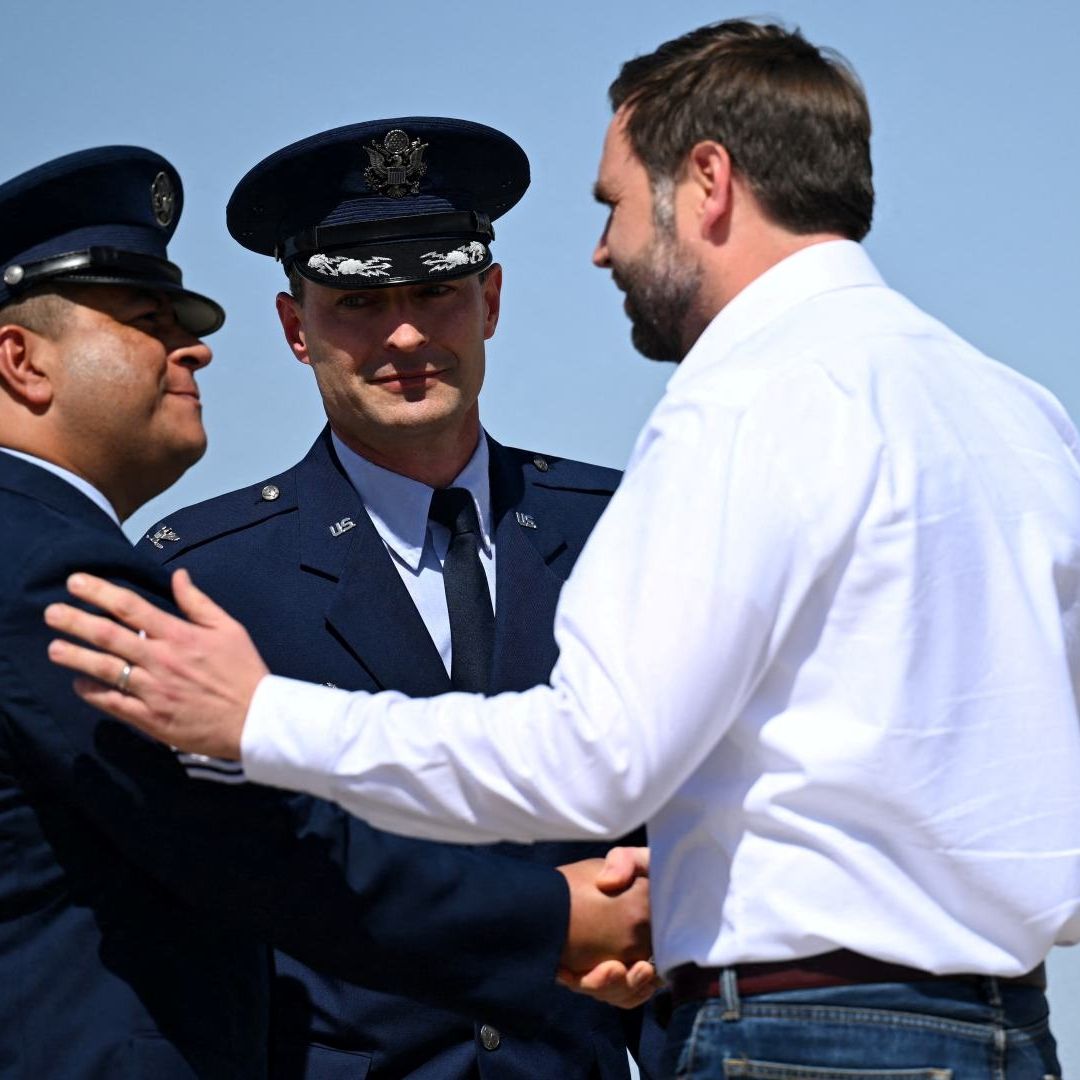 JD Vance visita la frontera entre Estados Unidos y México