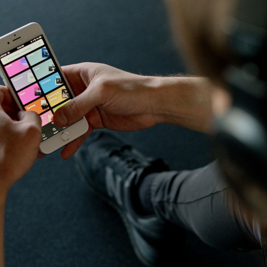 Spotify va contra versiones APK
