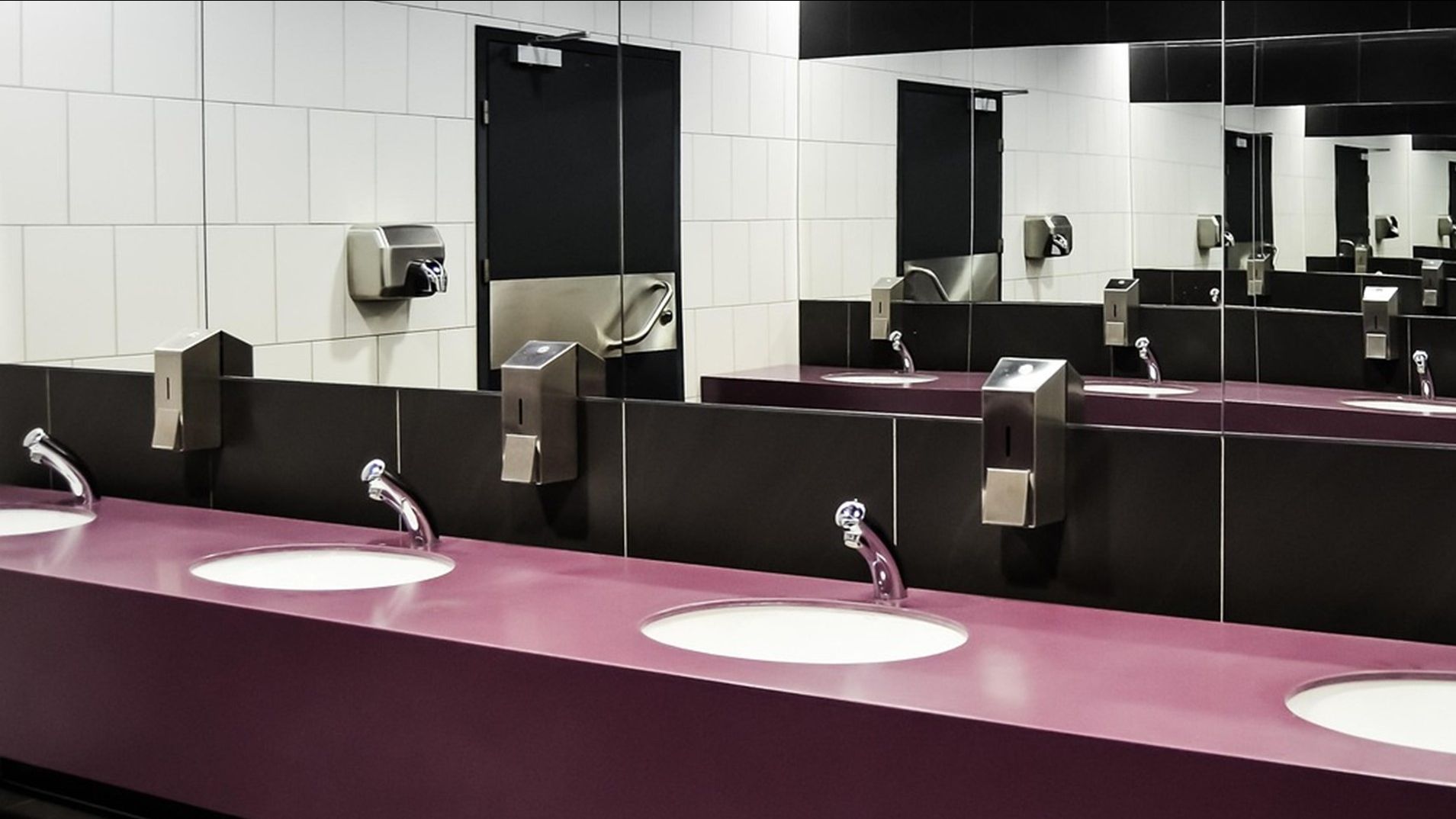 Baños públicos inseguros aumentan el riesgo de violencia para mujeres