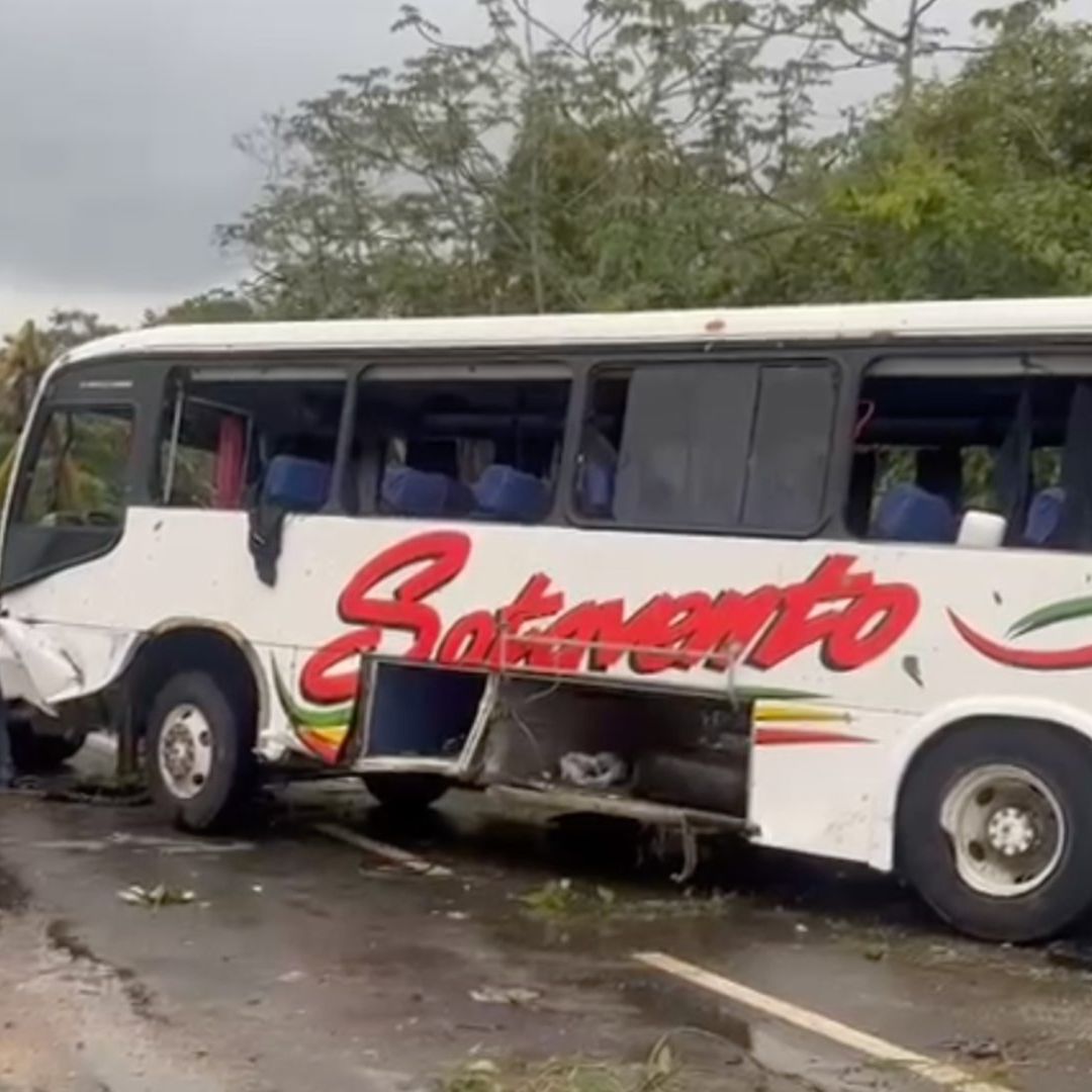 Accidente de Autobús Pasajeros Sotavento Deja Una Mujer Muerta y Siete Personas Heridas en Carretera Jáltipan-Acayucan, Veracruz