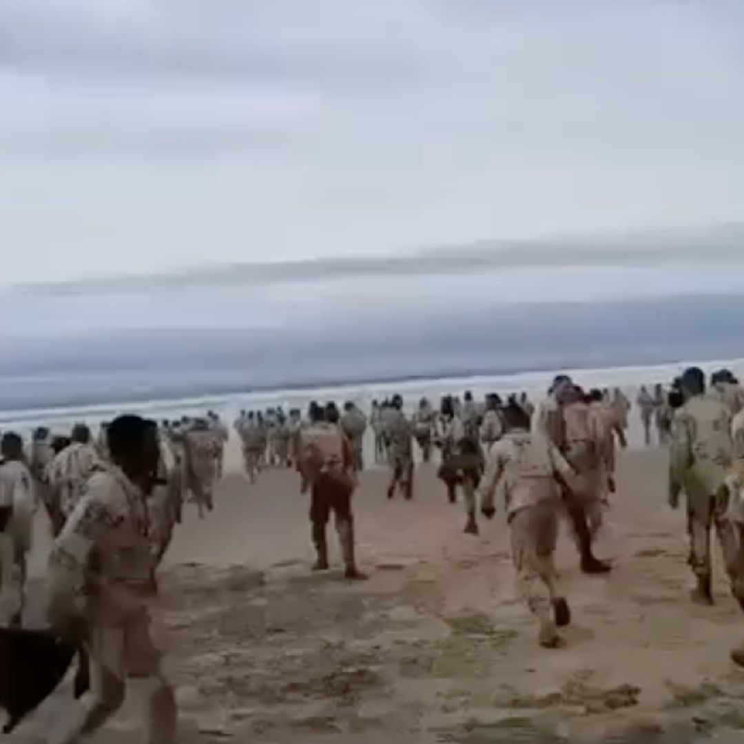 Video: Así fue el Momento en que Militares Fueron Enviados al Mar en Ensenada