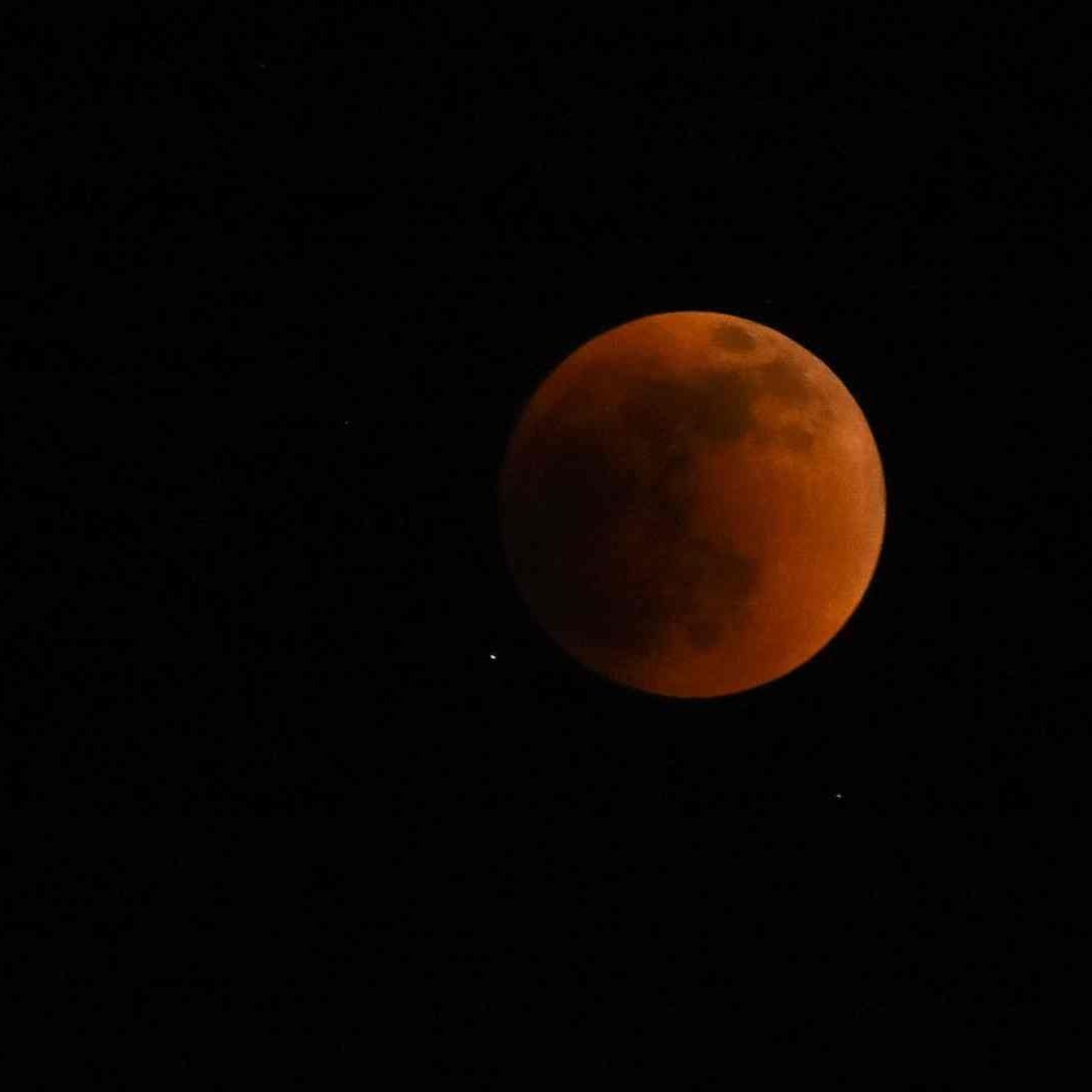 Eclipse lunar total