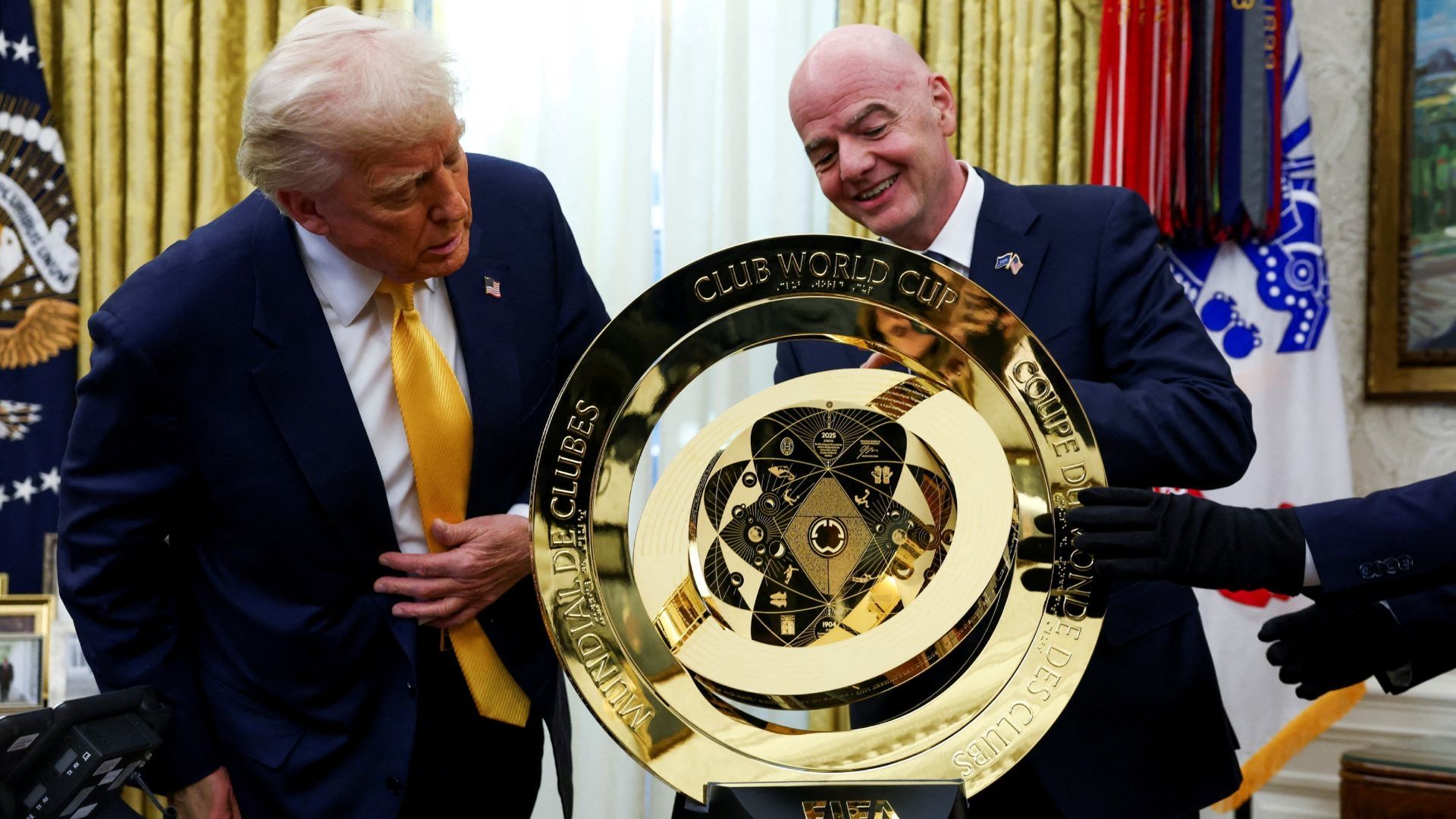 Donald Trump se reunió con el presidente de la FIFA, Gianni Infantino, para crear un grupo de trabajo de cara a la Copa del Mundo de 2026.