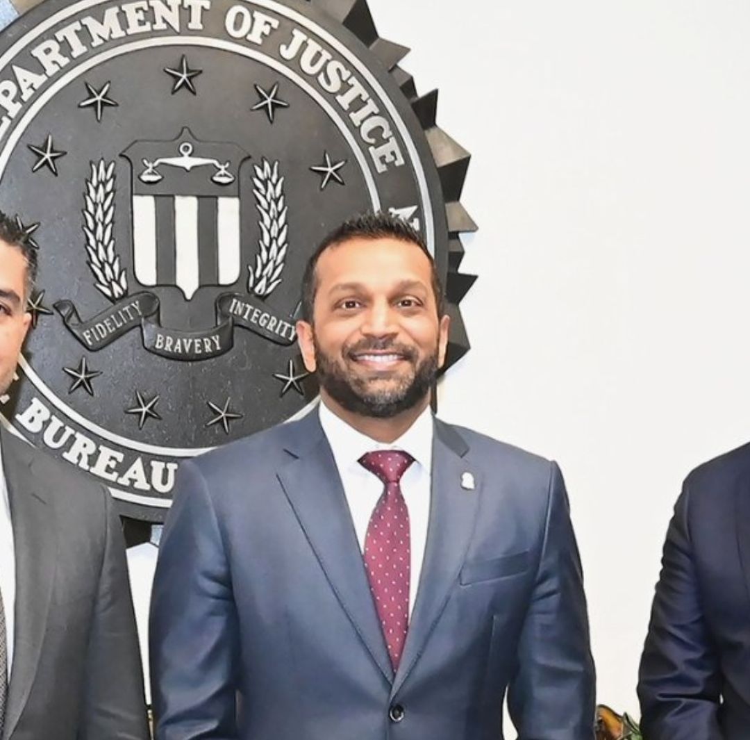 Omar García Harfuch se Reúne con Director del FBI Después del Envío de 29 Narcos a EUA