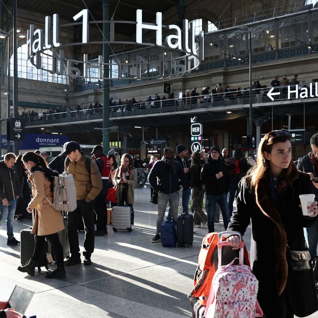 Bomba de la Segunda Guerra Mundial Paraliza Servicio de Trenes en París