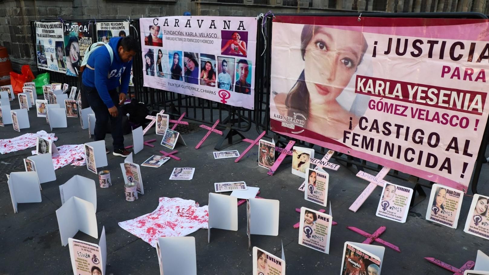 Puede ir desde chistes machistas hasta protegerse entre hombres en actos de violencia