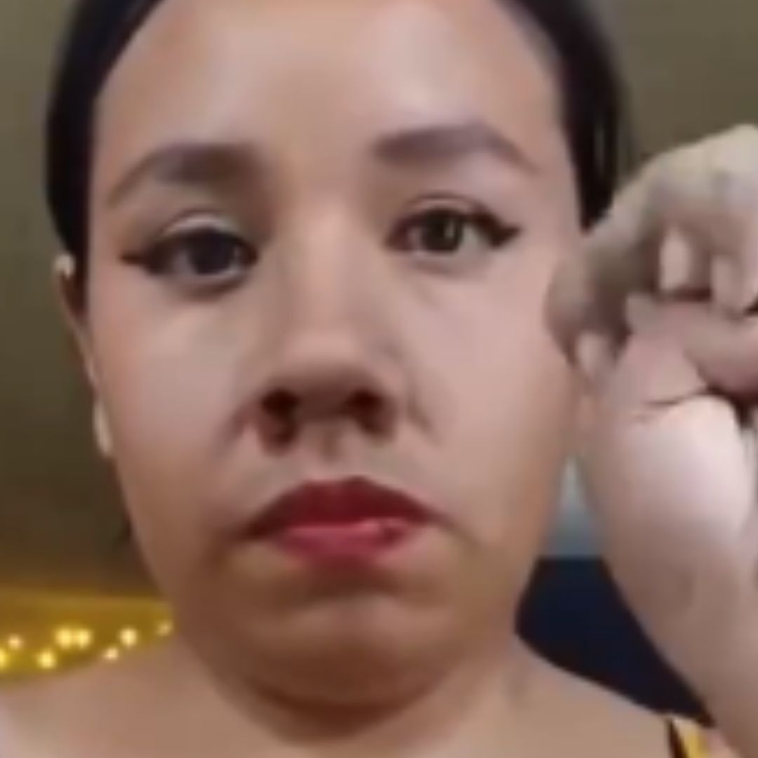 Mujer agredida durante transmisión en vivo por Facebook