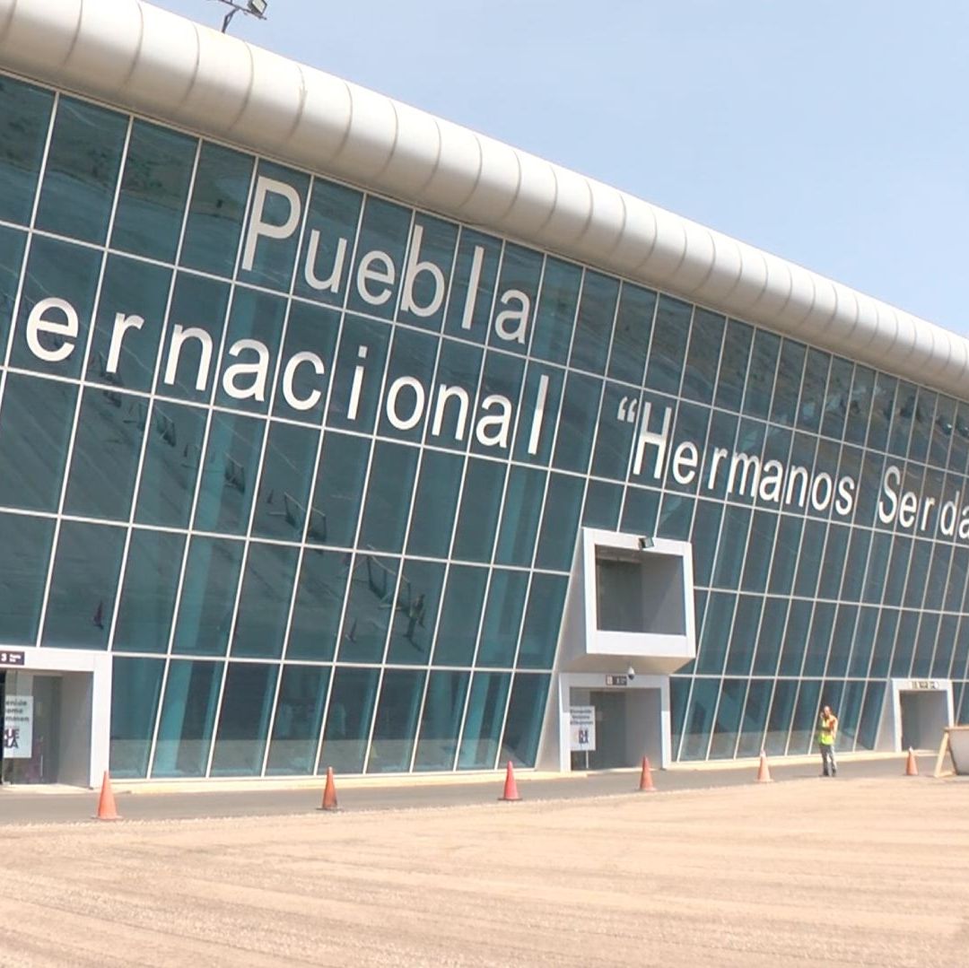 Las operaciones de aerolíneas se vieron suspendidas por presencia de arenilla volcánica en el ambiente y pista de aterrizaje.