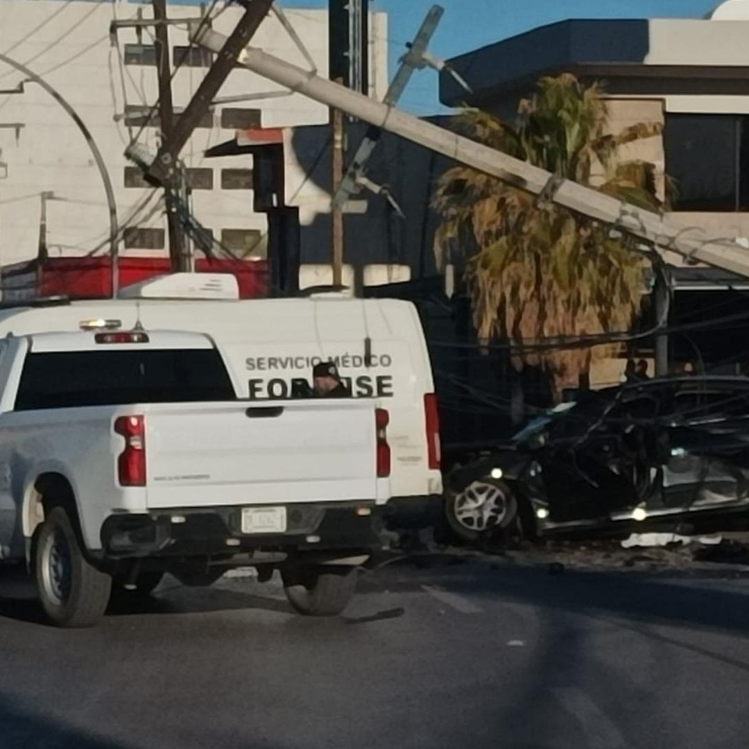 Pareja Muere al Chocar Contra Poste en Ciudad Juárez; Era el Cumpleaños de la Joven Copiloto