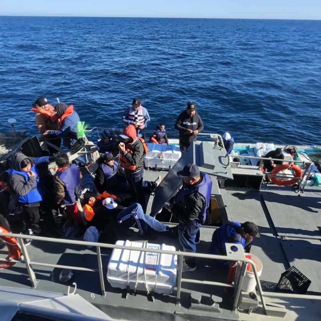 Marina Realiza Rescate en Costas de Ensenada