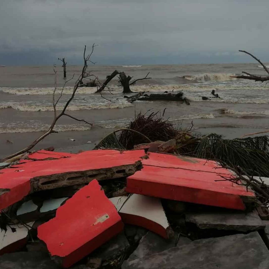 El Bosque, la comunidad que se tragó el mar, espera por la reubicación