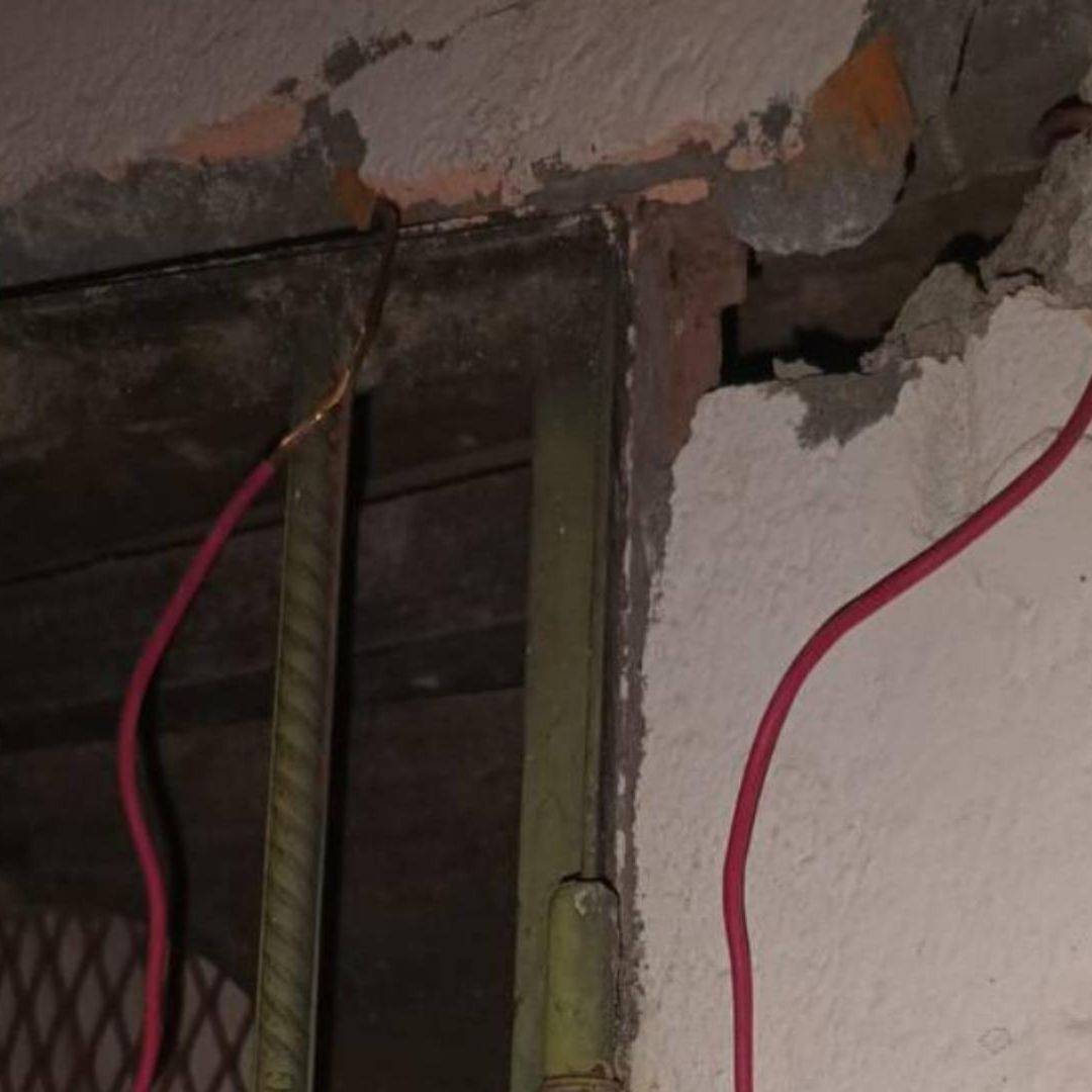 Abuelitos electrifican puerta para evitar asaltos y muere presunto ladrón