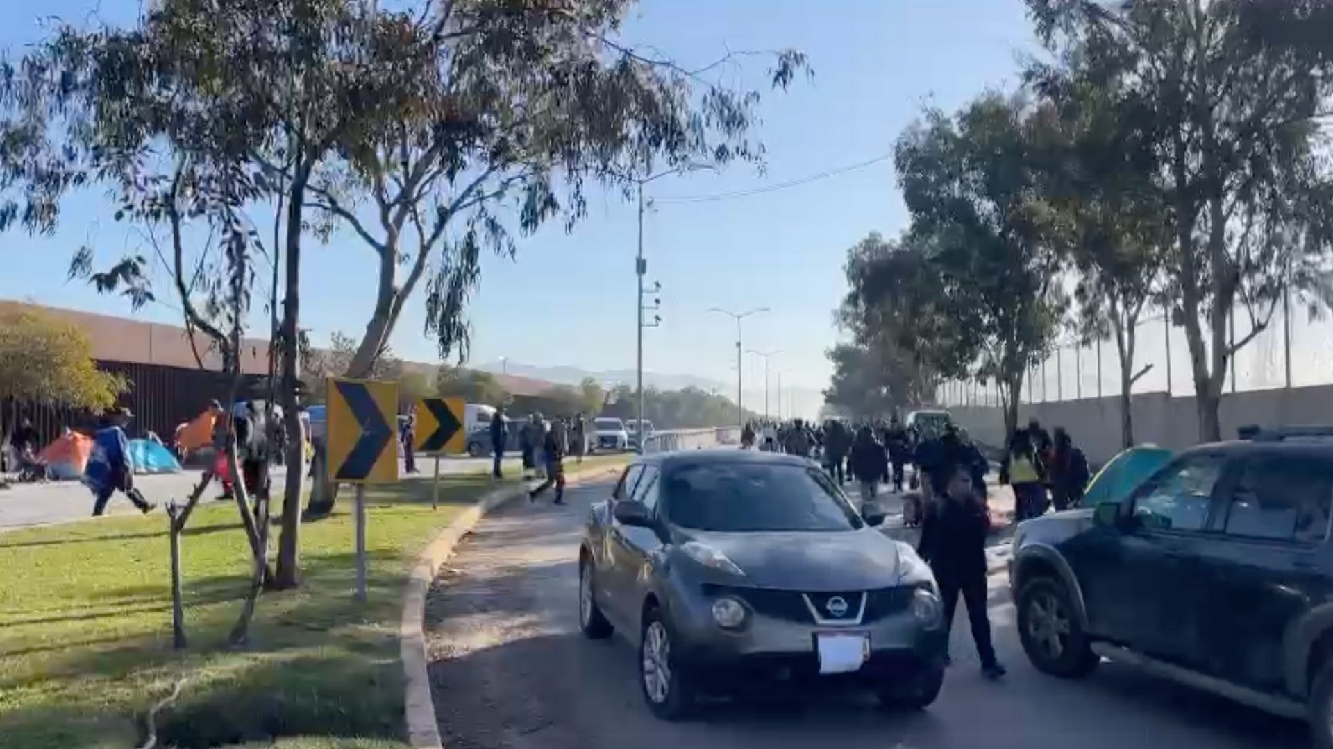 Manifestantes Bloquean Accesos al Aeropuerto de Tijuana ¿Qué Exigen?