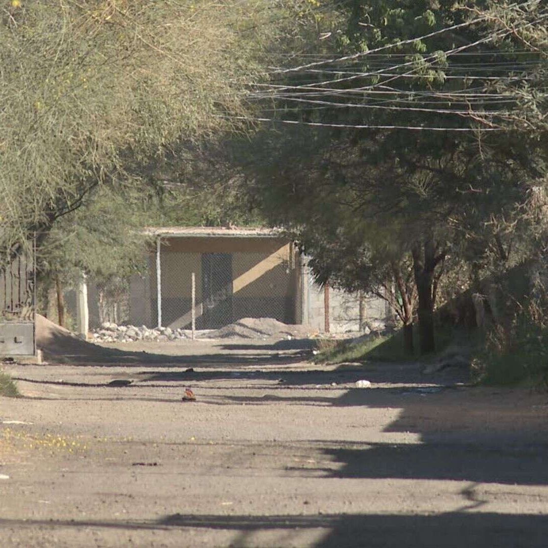 Madre Persiguió a Hombre que Intentó Propasarse con Su Hija Fuera de Secundaria en Hermosillo