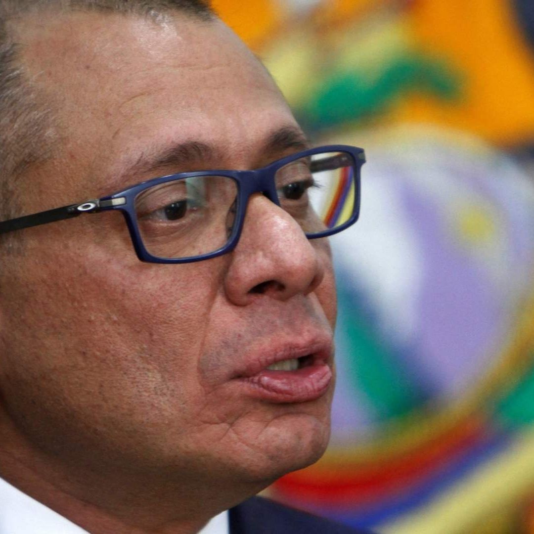 Ecuador le pidió a la embajadora de México, Raquel Serur, su consentimiento "para que las fuerzas del orden (Policía), que dependen del Ministerio del Interior, ingresen a la embajada