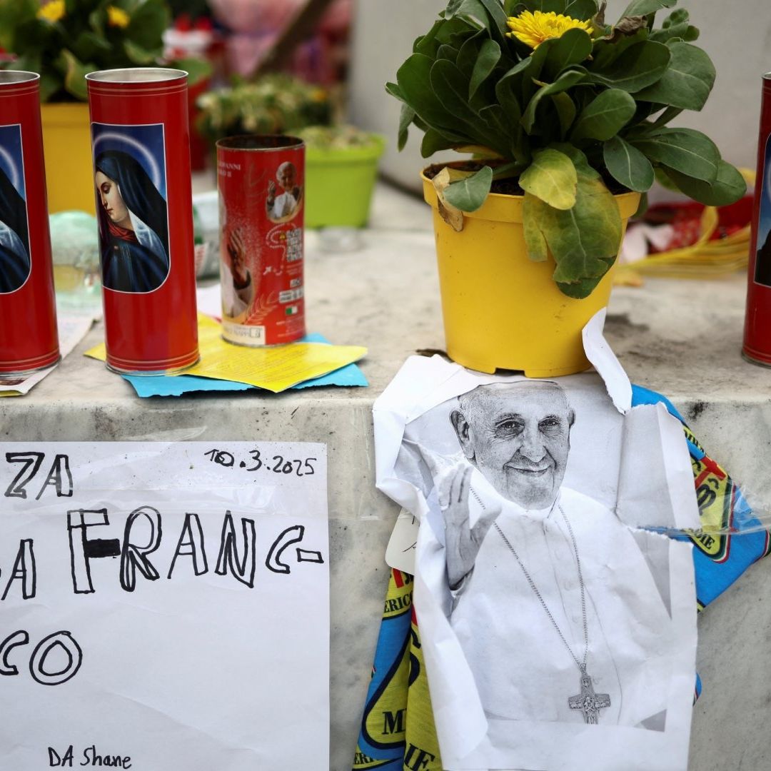 Papa Francisco Volvió a Tener una Noche Tranquila en el Hospital Gemelli