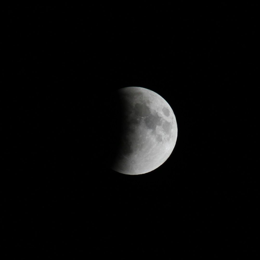 Consulta el horario del punto máximo del eclipse lunar total que se verá en la CDMX este jueves 13 y viernes 14 de marzo 2025