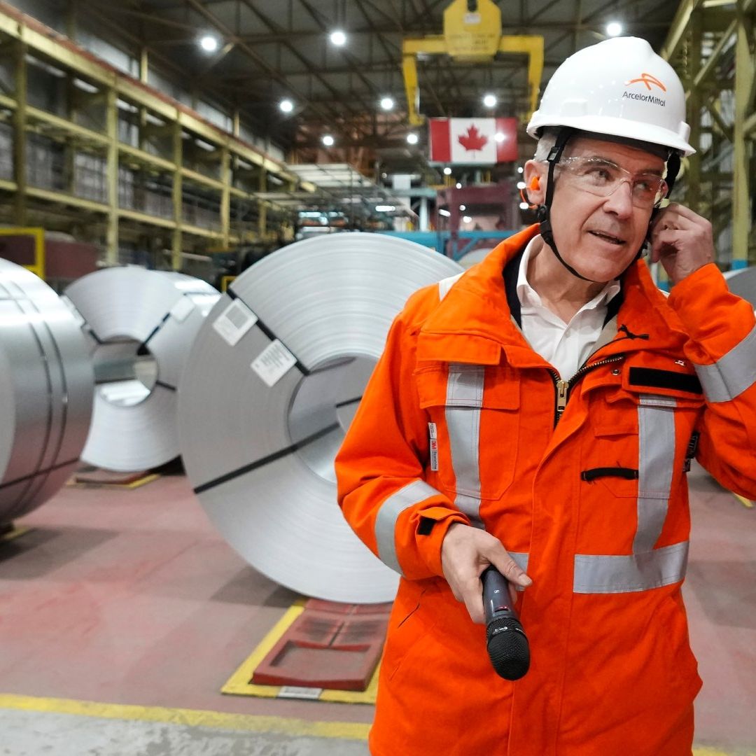 Marc Karney visitó una fábrica de acero en Hamilton, Ontario, este miércoles 12 de marzo.