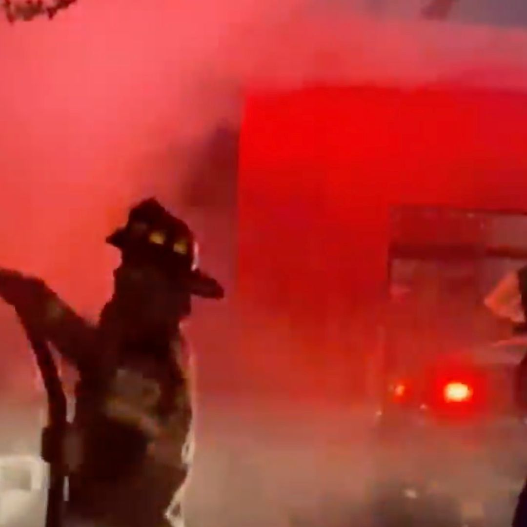 Carne Asada en Monterrey se Sale de Control y Termina en Incendio de 6 Carros