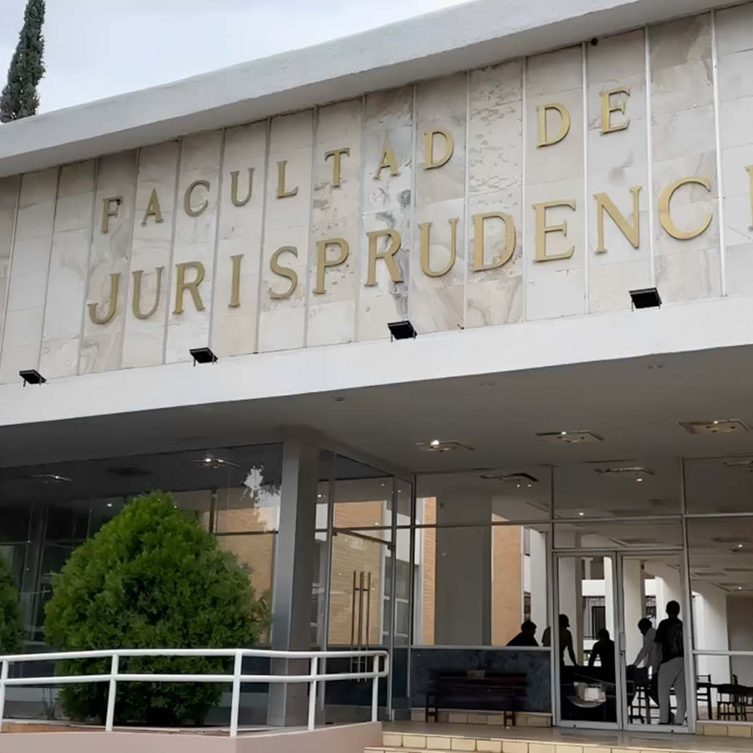 UAdeC Despide a Maestro por Acoso Cibernético a Alumna de Jurisprudencia en Saltillo