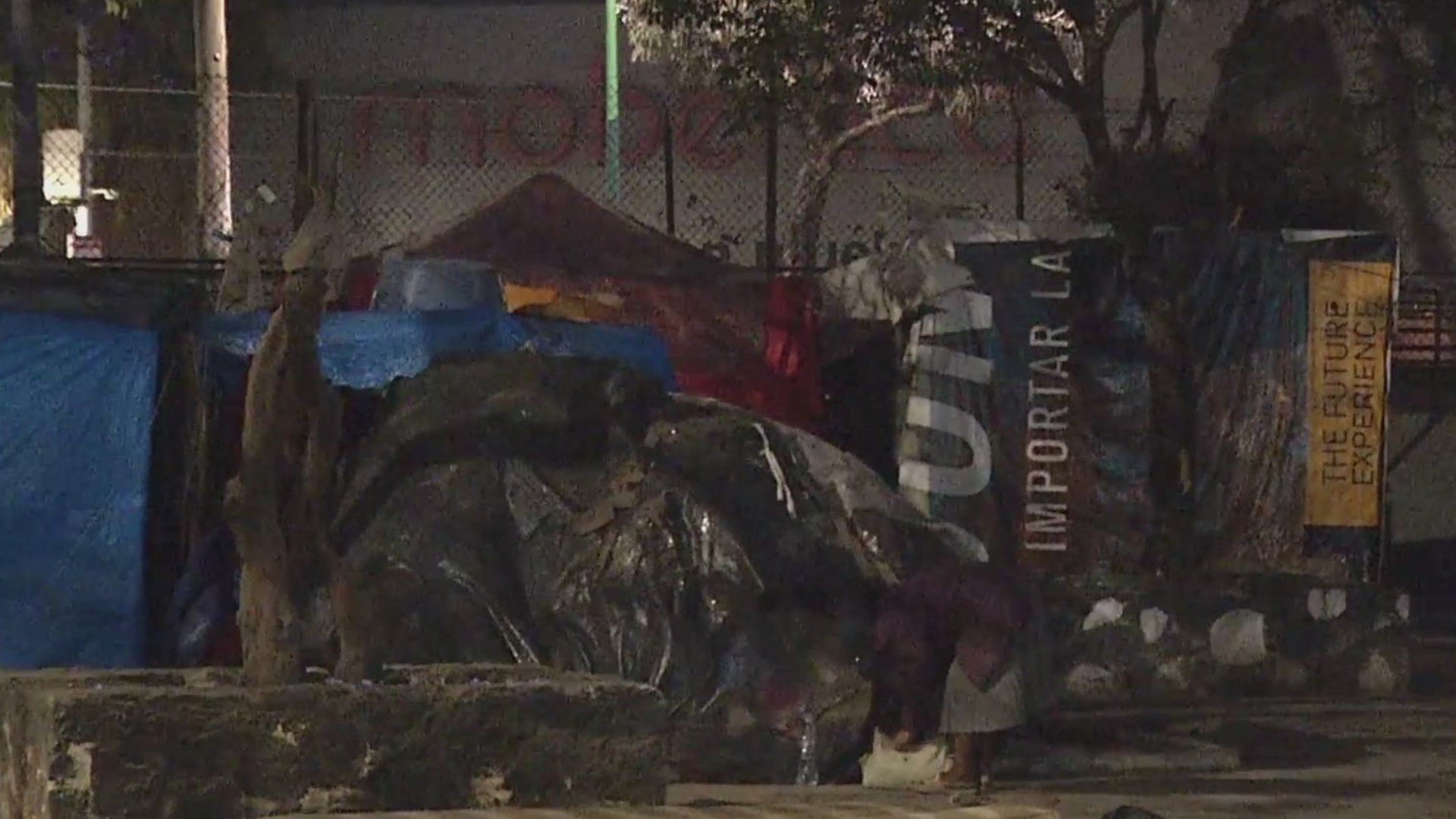 El campamento fue instalado desde hace dos años en la avenida 100 Metros, CDMX