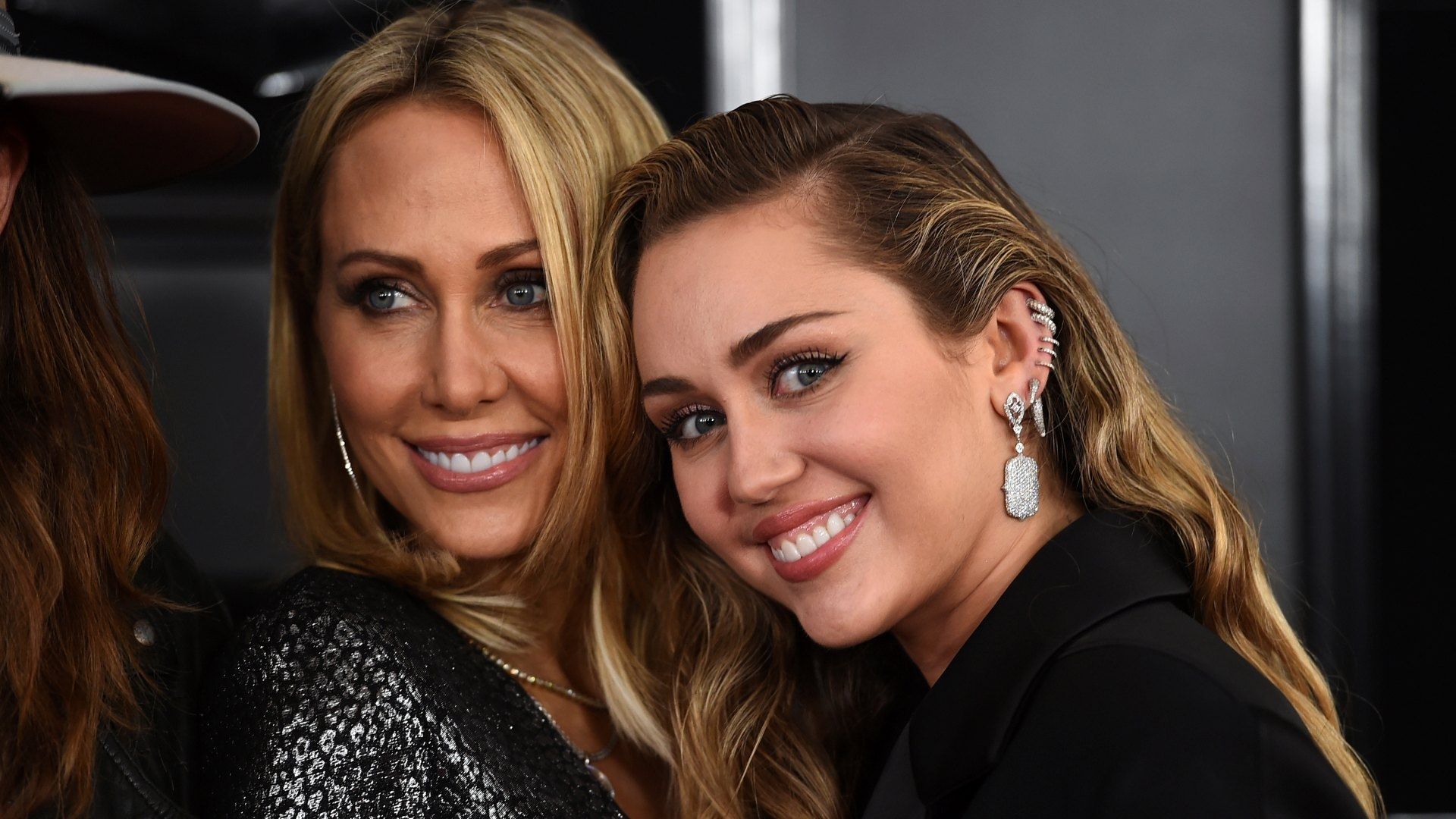 Tish Cyrus le baja el novio a su hija, Noah