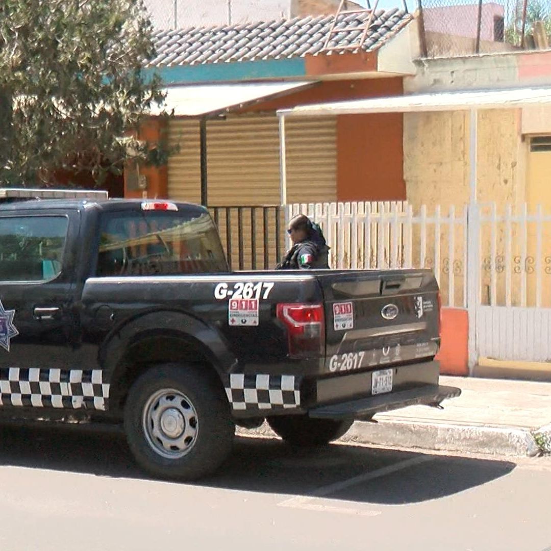 Un hombre fue acuchillado en un tianguis por problemas añejos
