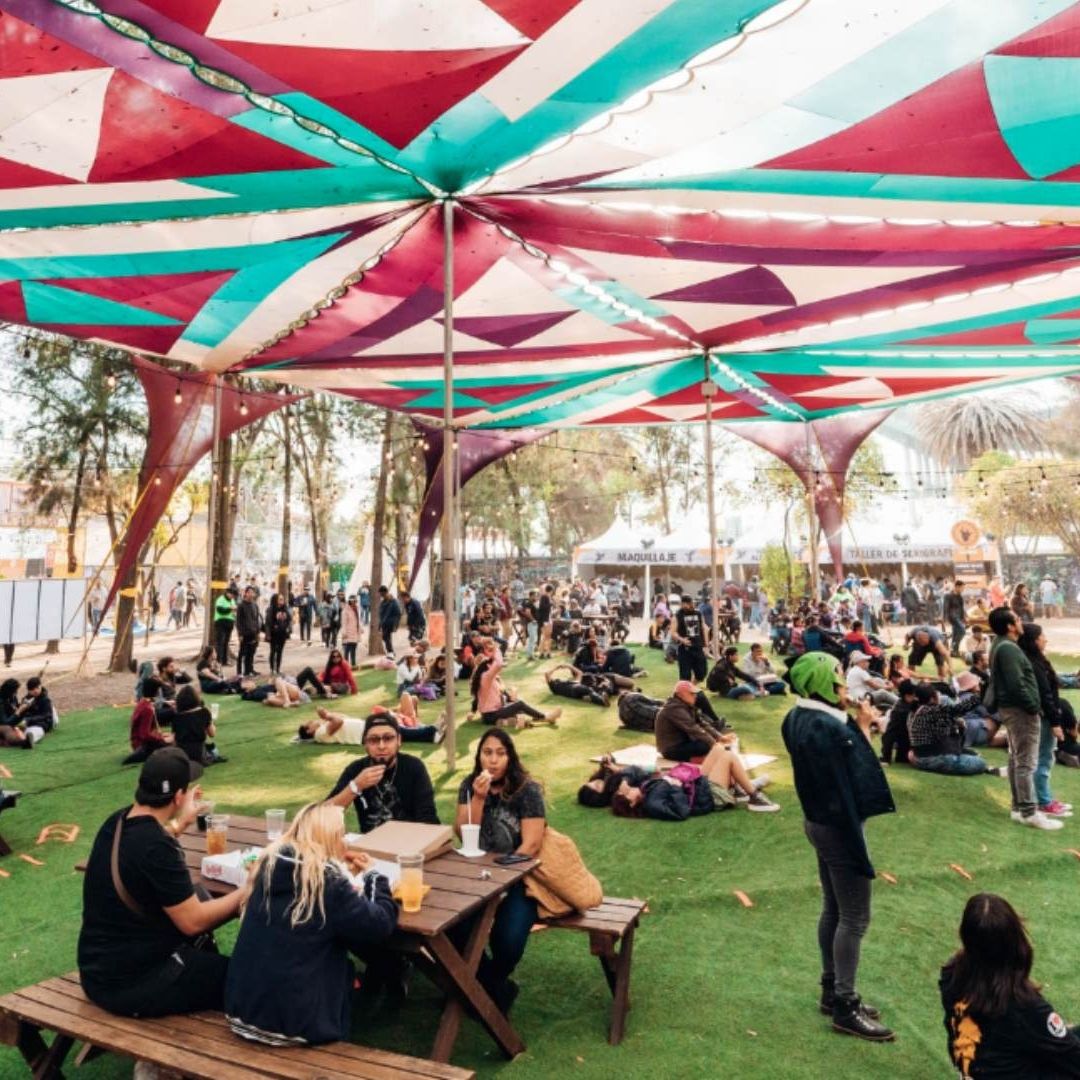 Vive Latino 2025: ¿Cuánto Dinero Necesitas Llevar Para Cervezas, Comida y Transporte?