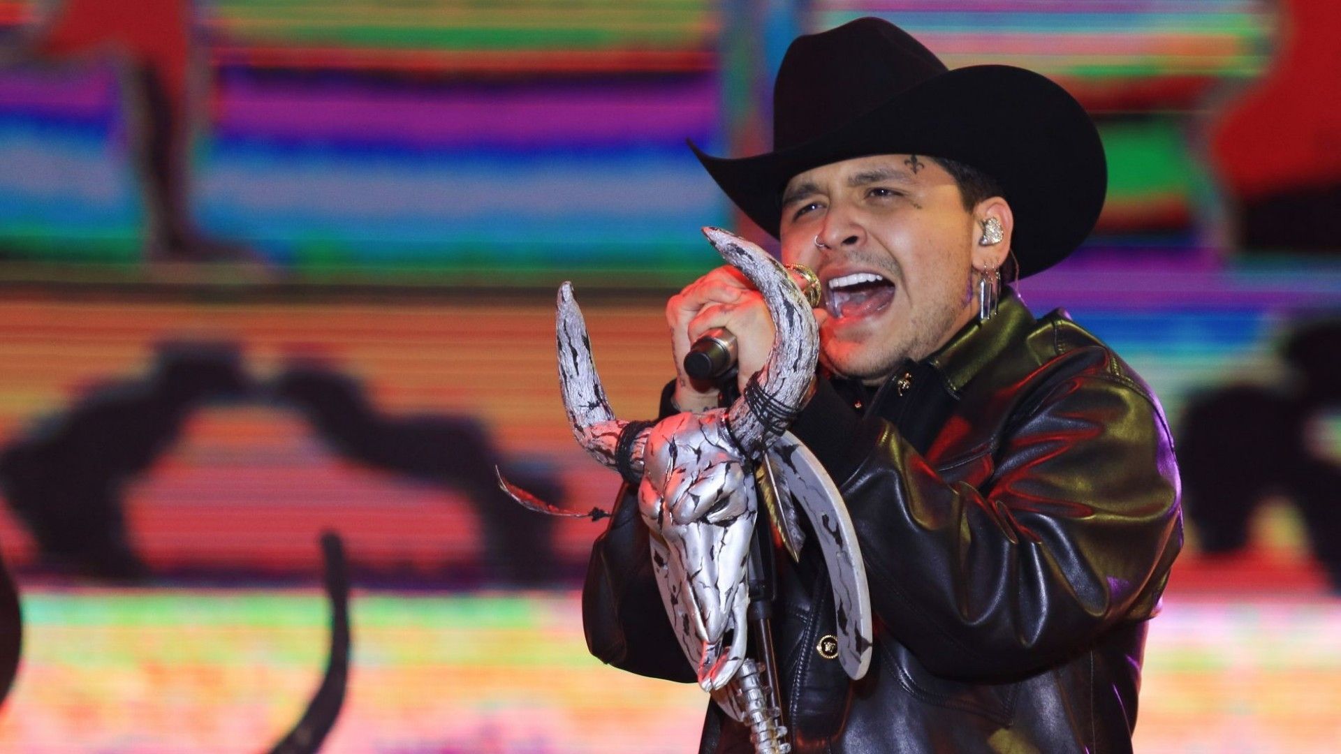 Christian Nodal revela el valor de su fortuna