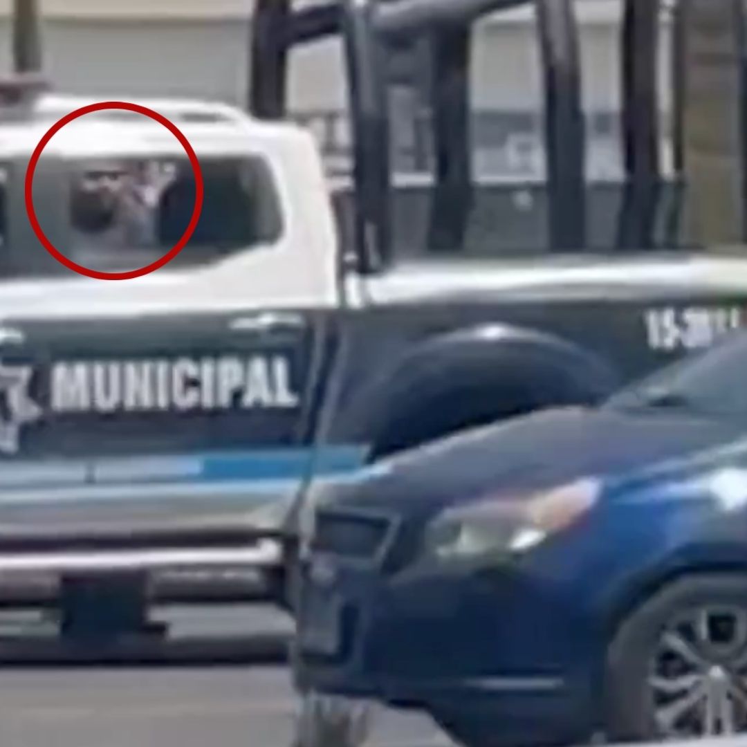 Policías Golpean a Hombre que Esperaba su Camión en Naucalpan