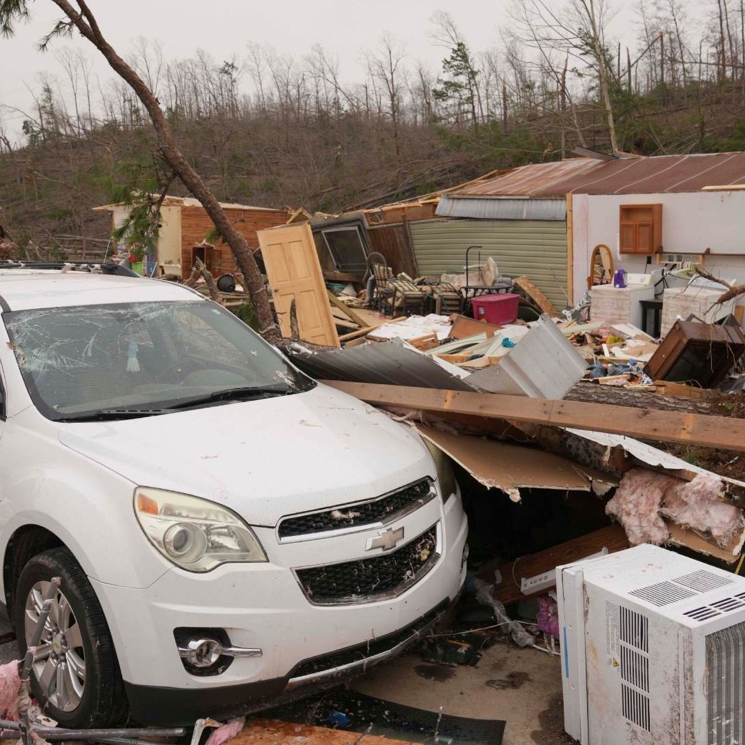 Casa arrasada por fuertes vientos en Wayne County, Missouri