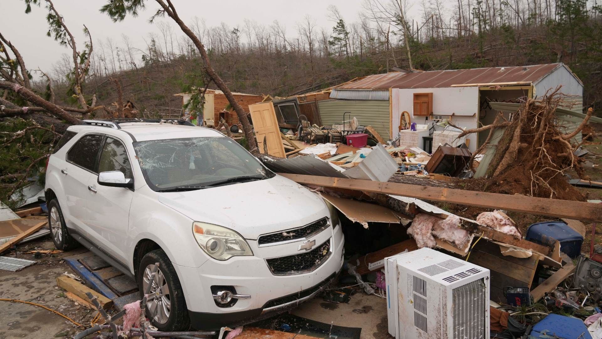 Casa arrasada por fuertes vientos en Wayne County, Missouri