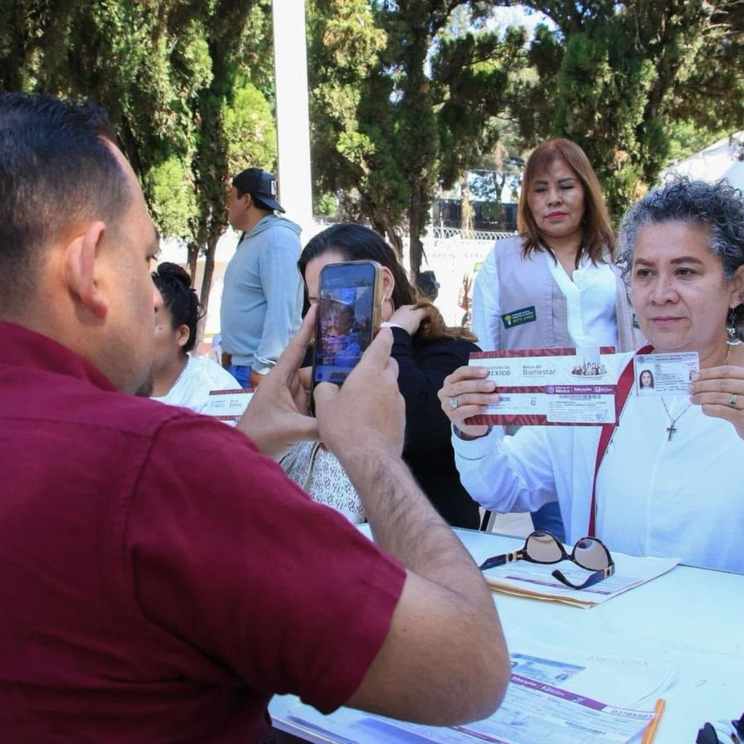 Hay entrega de Tarjetas Beca Rita Cetina el lunes 17 de marzo 2025 lista de escuelas que la dan pese a día festivo