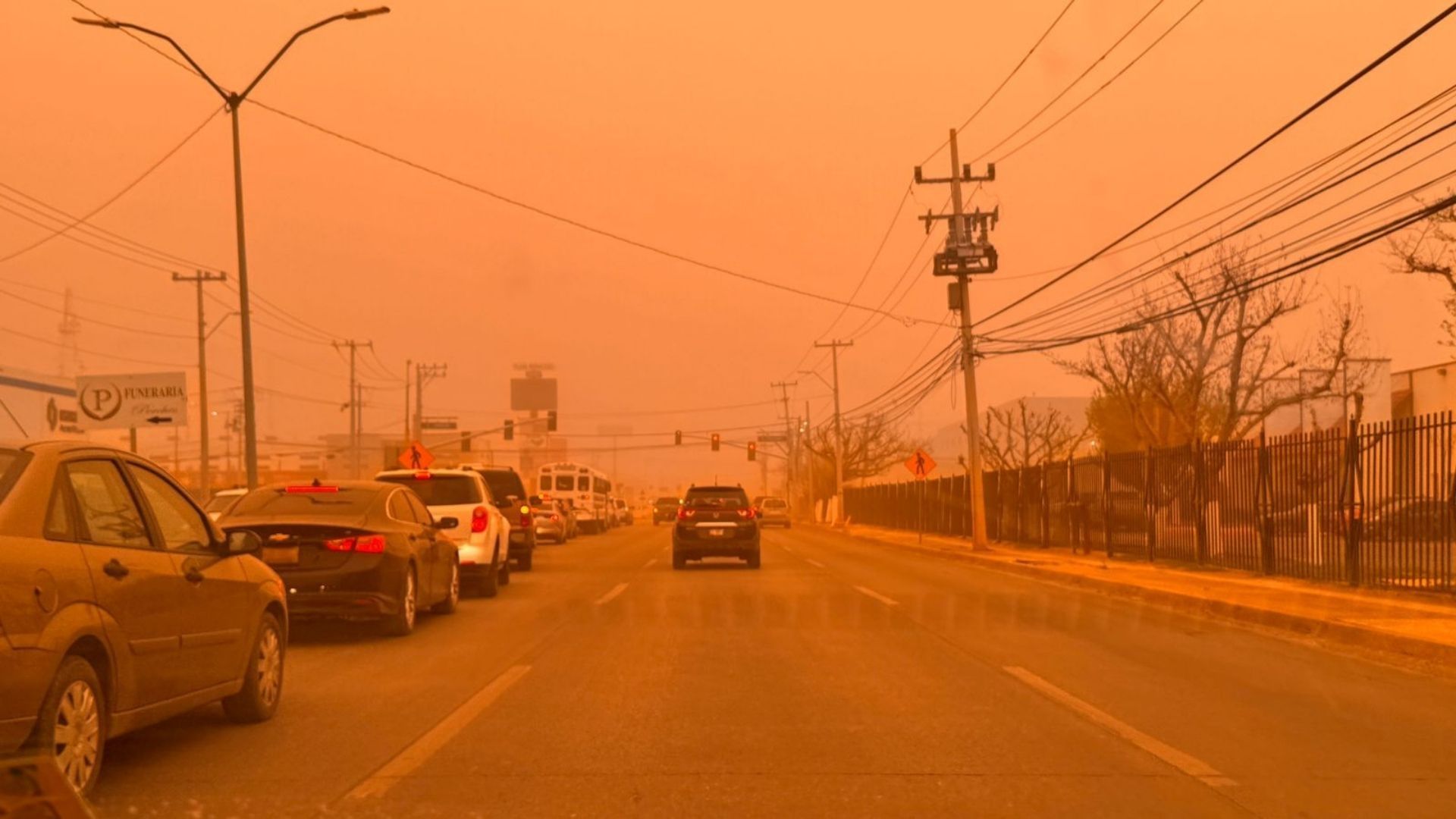 Cierran Carreteras y Suspenden Vuelos en Chihuahua por Fuertes Vientos