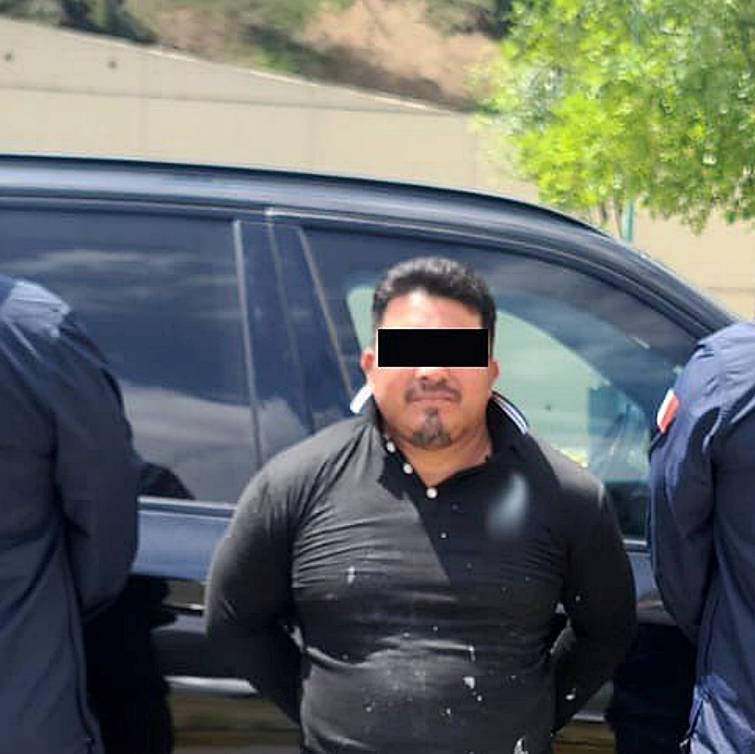 Agentes de la SSPC escoltan a Francisco Javier "N"
