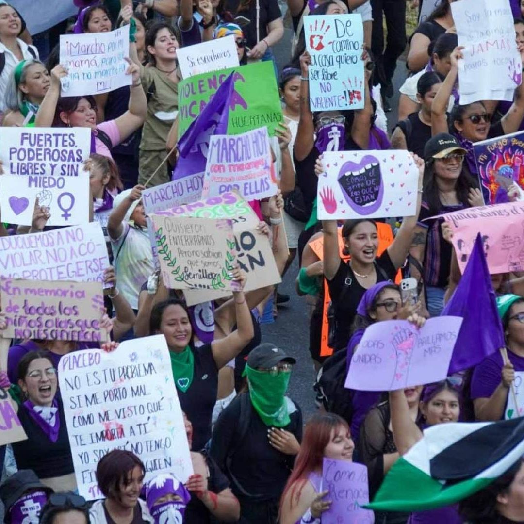 Miles de mujeres marchan en Quintana Roo por la conmemoración del Día Internacional de la Mujer 2024
