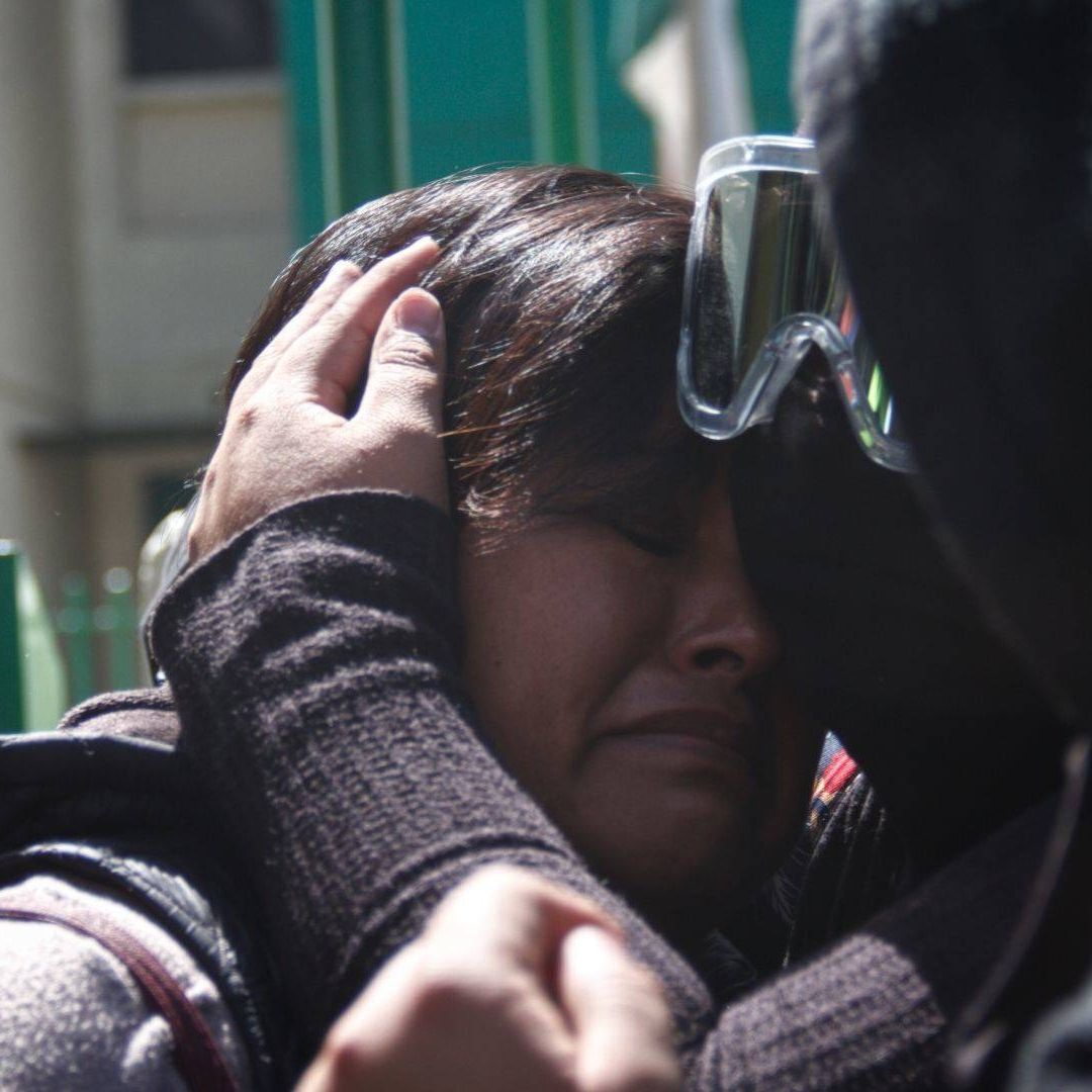 Protesta de mujeres en una audiencia ante el juzgado por violencia familiar