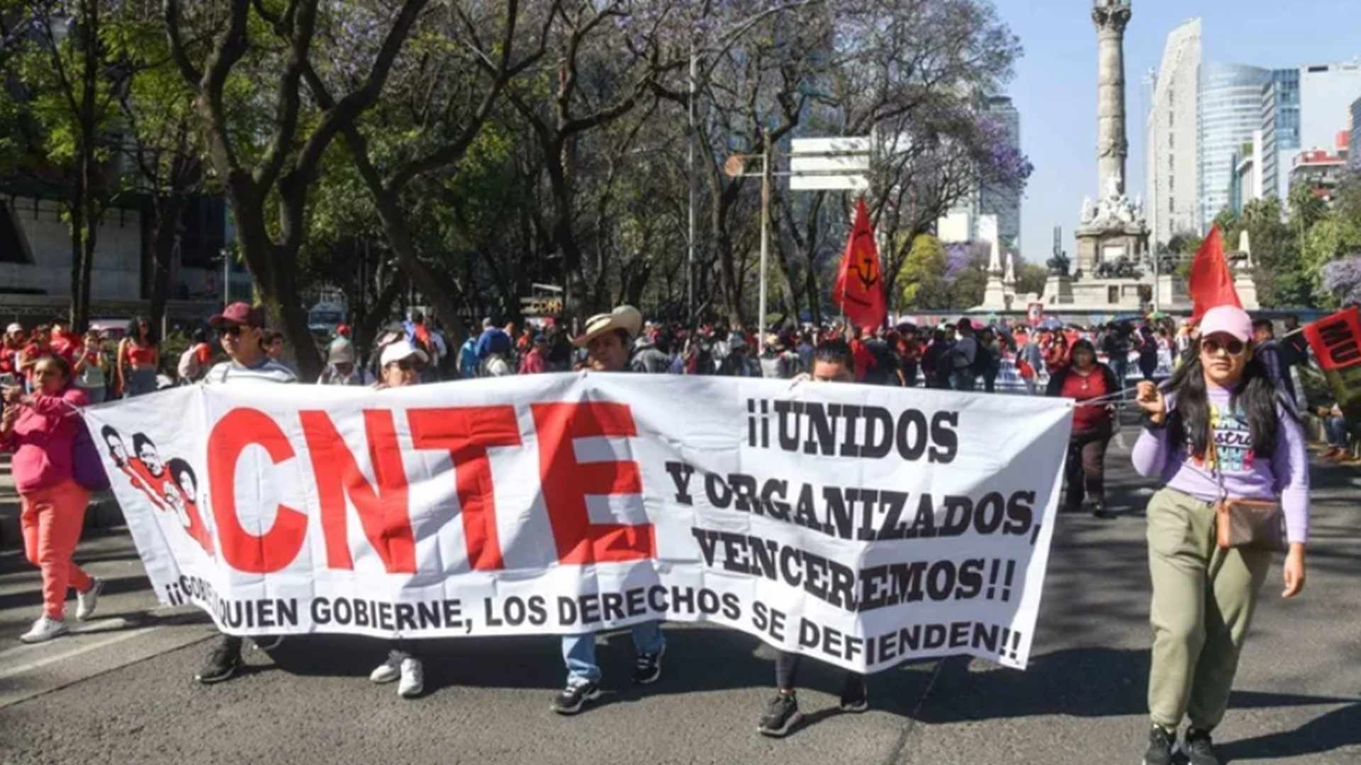 Marcha de maestros de la CNTE en CDMX