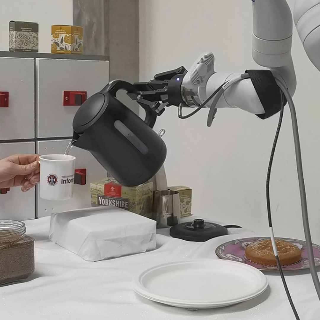 Robot que prepara café gracias a inteligencia artificial