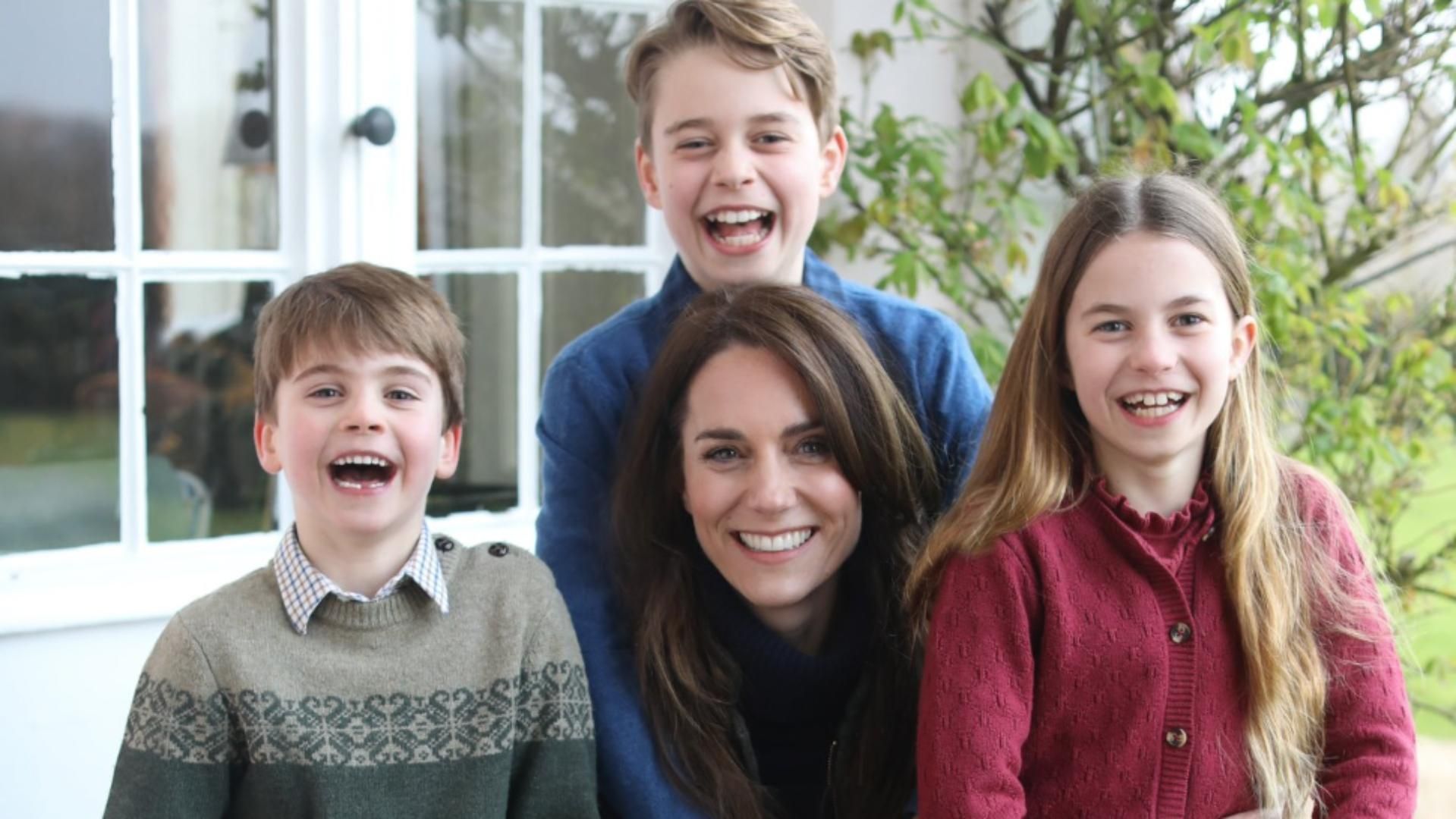 Kate Middleton Reaparece con Emotiva Foto y Mensaje Publicado por el Palacio de Kensington