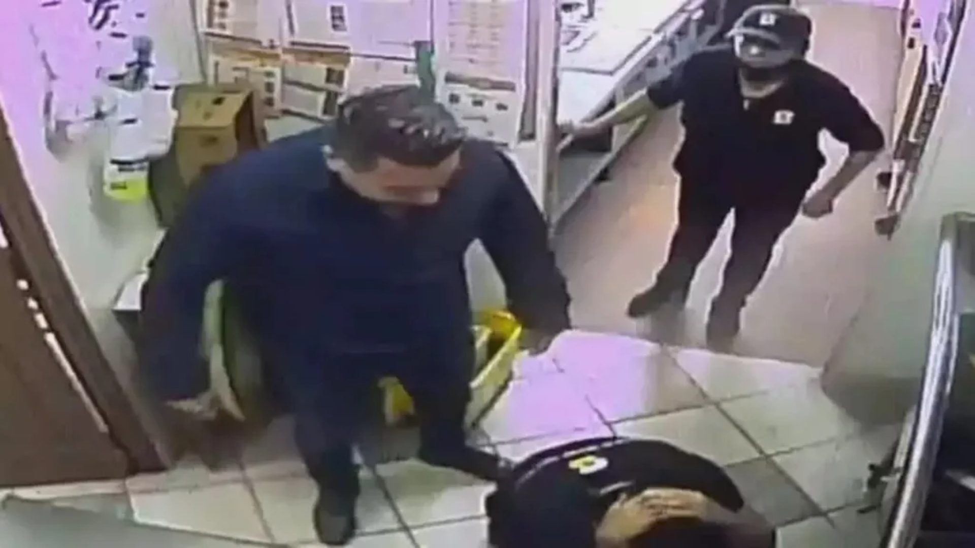 Matan a "El Tiburón" Medina, Sujeto que Golpeó a Empleado de Subway en San Luis Potosí