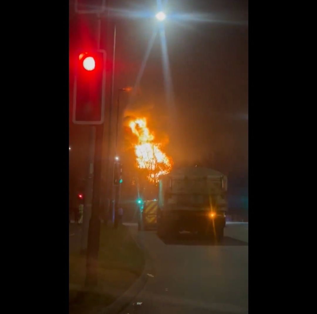 Cierran Aeropuerto Británico de Heathrow por Corte de Electricidad por Incendio en Subestación